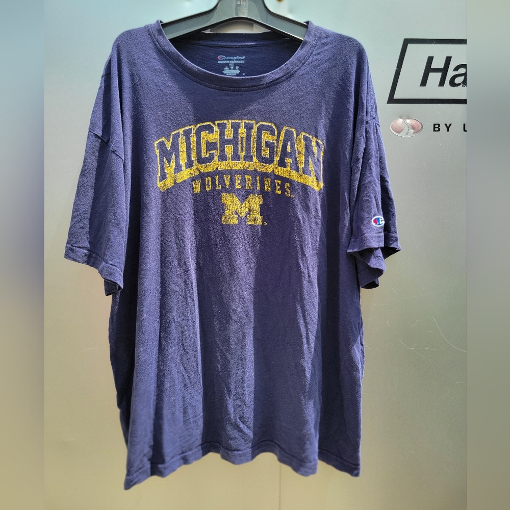 Michigan Wolverines Champion t-shirt size 2xl